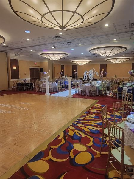 Wyndham Cleveland Airport Hotel