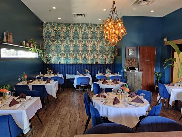 Nora Restaurant & Bar