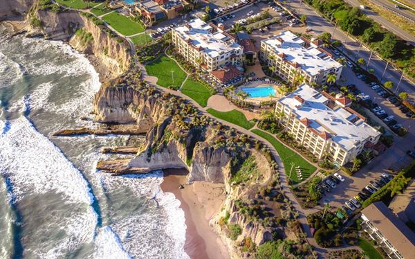 Dolphin Bay Resort & Spa