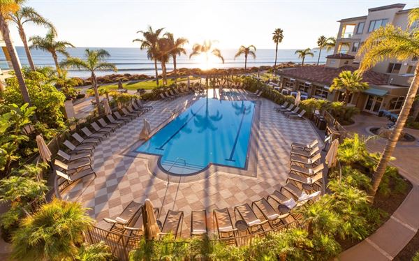 Dolphin Bay Resort & Spa