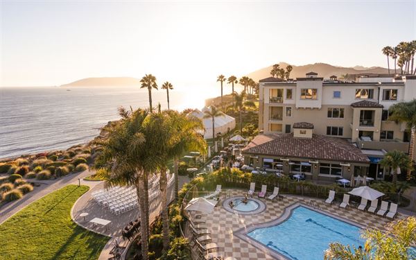 Dolphin Bay Resort & Spa