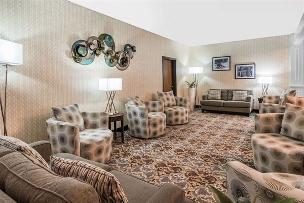 Wyndham Garden Williamsburg Busch Gardens Area