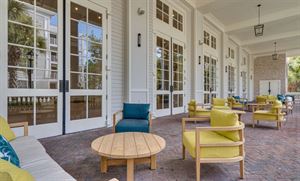 Magnolia Foyer & Veranda