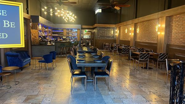 Altura Lounge & Bistro