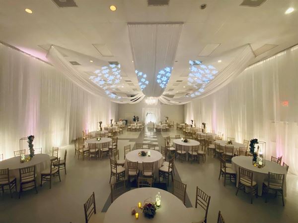 Beats 2 Geaux Wedding & Event DJs