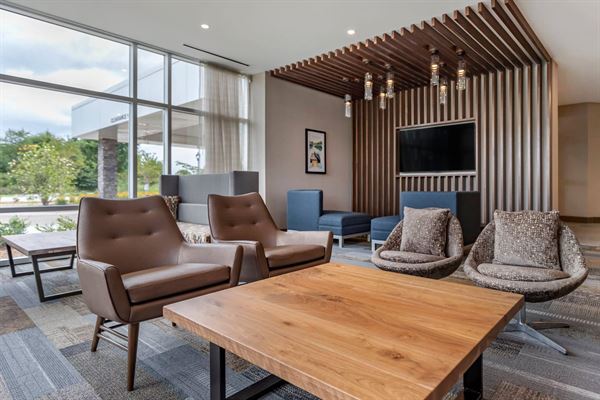 Doubletree by Hilton Greenville Woodruff Road