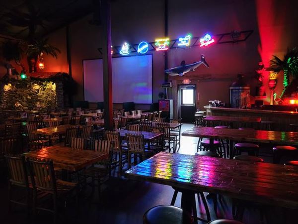 The Cove: Seafood & Banquets