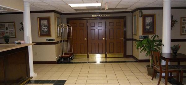 Plantation Inn & Suites