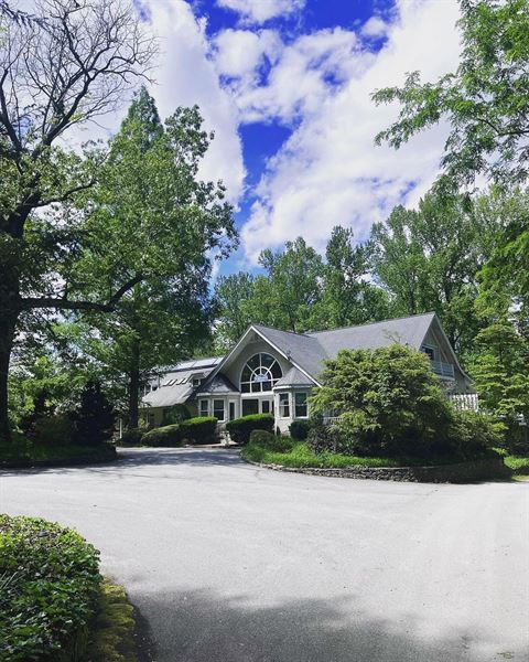 Highland Lake Inn & Resort