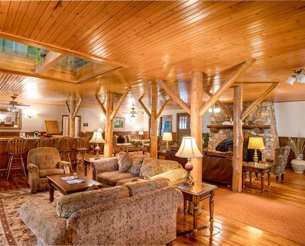 Highland Lake Inn & Resort