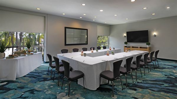 The Belamar Hotel Manhattan Beach, Tapestry Collection by Hilton