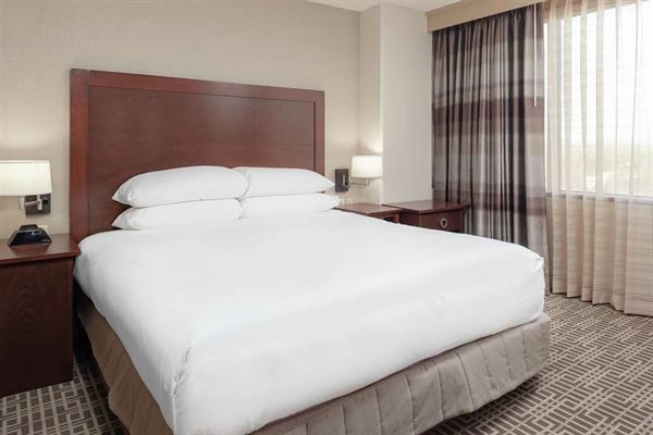DoubleTree by Hilton Hotel Kansas City - Overland Park