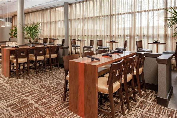 DoubleTree by Hilton Hotel Kansas City - Overland Park