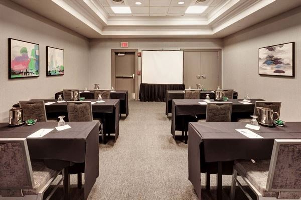 Hilton Garden Inn Chicago North Shore/Evanston