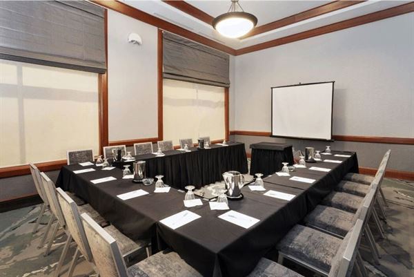 Hilton Garden Inn Chicago North Shore/Evanston