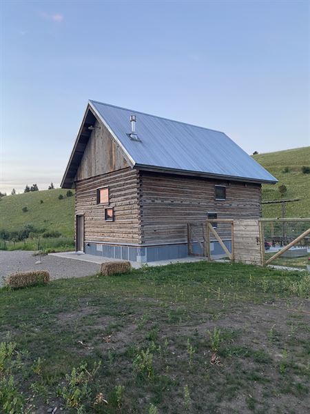 1889 Barn