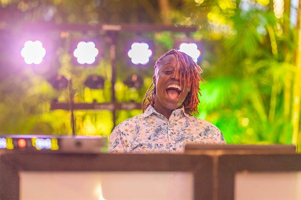 queendoq the Wedding DJ