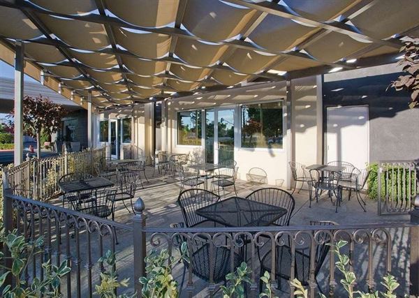 DoubleTree by Hilton Chico