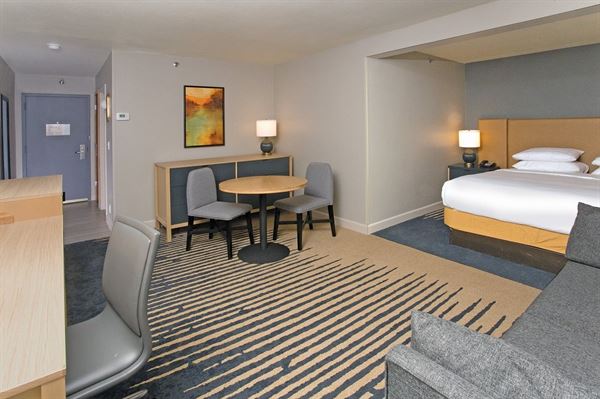 DoubleTree by Hilton Chico