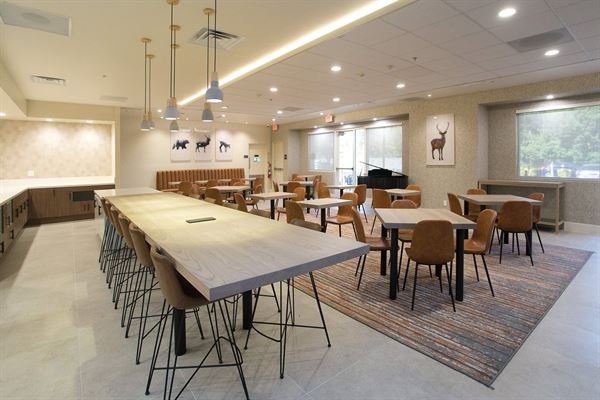 DoubleTree by Hilton Chico