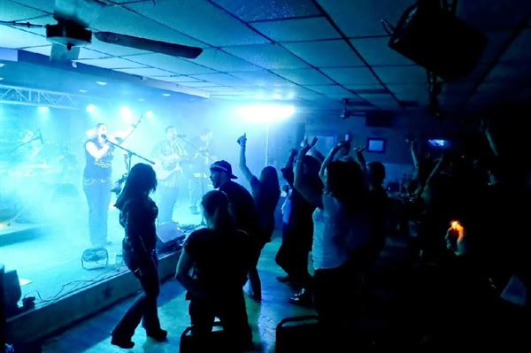 Hiawatha Bar & Grill