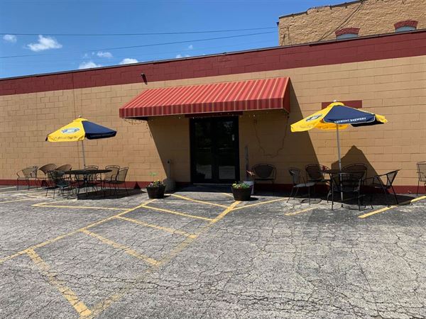 Hiawatha Bar & Grill