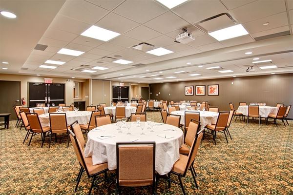 Homewood Suites by Hilton Waterloo - St. Jacobs