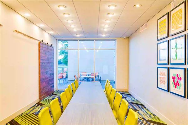 Holiday Inn Express & Suites Russellville