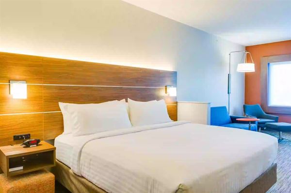 Holiday Inn Express & Suites Russellville