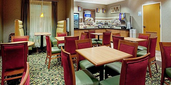 Holiday Inn Express & Suites Sulphur (Lake Charles)