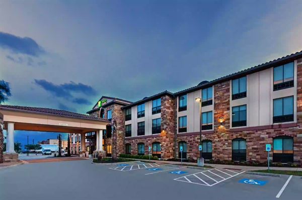 Holiday Inn Express Lakeway