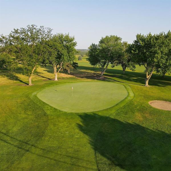 The Pines Country Club