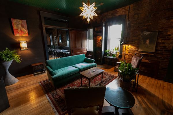 B-Side / Decade Restaurant