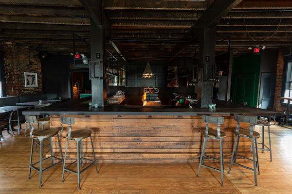 B-Side / Decade Restaurant