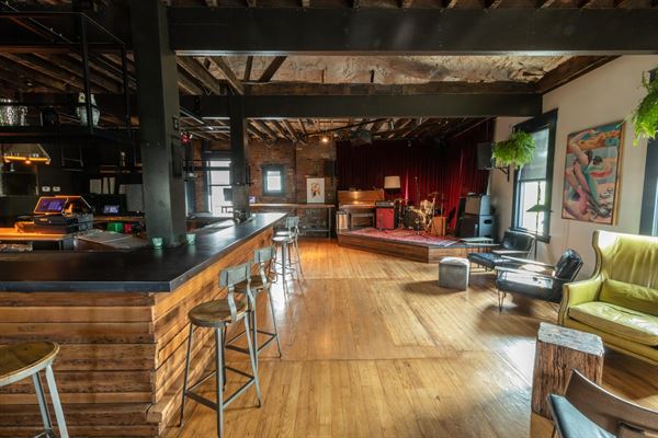 B-Side / Decade Restaurant