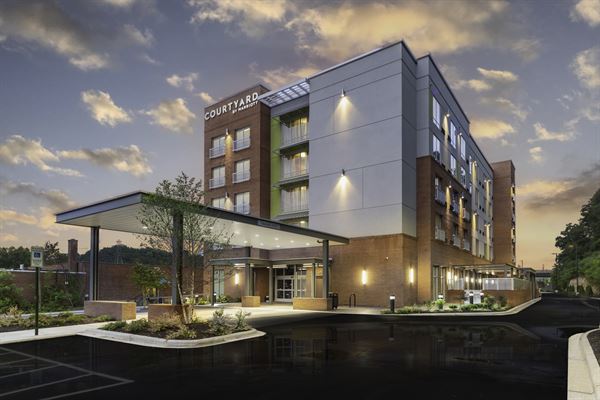 Courtyard Biltmore Village