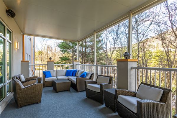 Holiday Inn Express & Suites Asheville Downtown