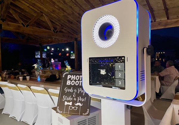 Happy Shots Photo Booth