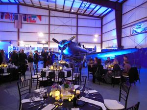 Large Group: Hangar + Meeting Room