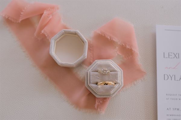 MAHARUS PHOTOGRAPHY LLC