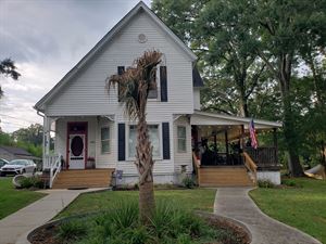 Julia's Historic Southern Inn