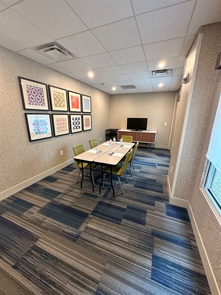 Holiday Inn Express & Suites Asheville Downtown