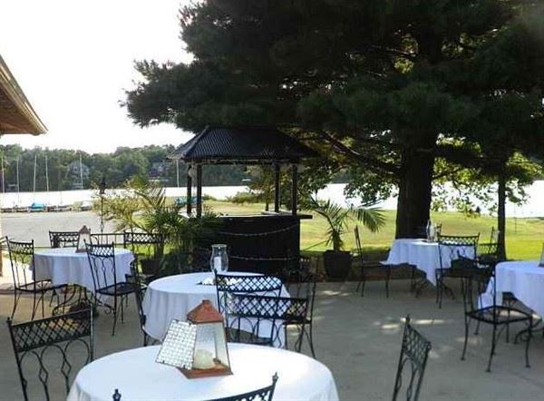 Arrowhead Yacht Club