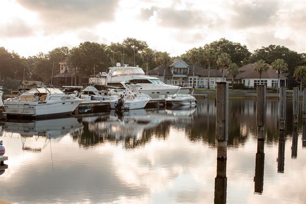 Queens Harbour Yacht and Country Club
