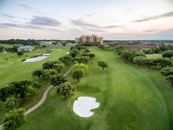 The Ritz-Carlton Dallas, Las Colinas