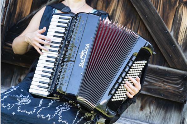 Rachel Bell Music: Celtic, French, English trad music