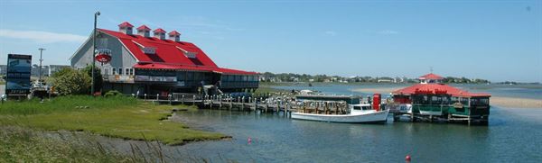 Hooper's Crab House & Sneaky Pete's