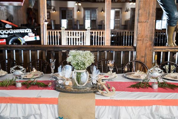 Hooper's Crab House & Sneaky Pete's