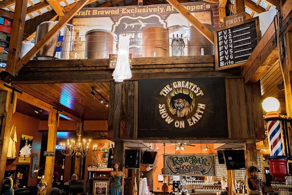 Hooper's Crab House & Sneaky Pete's