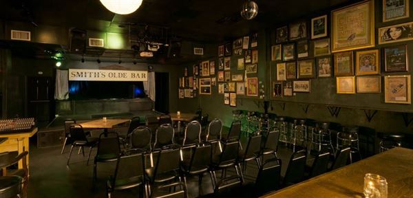 Smith's Olde Bar